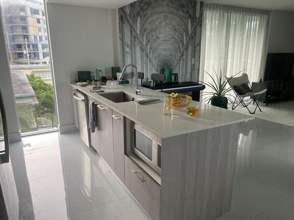 1133 102nd #403 Bay Harbor Islands, FL 33154