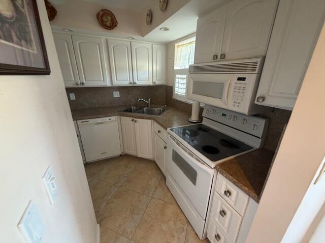 18081 SE Country Clb #121 Tequesta, FL 33469