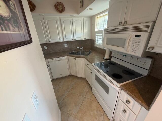 18081 SE Country Clb #121 Tequesta, FL 33469