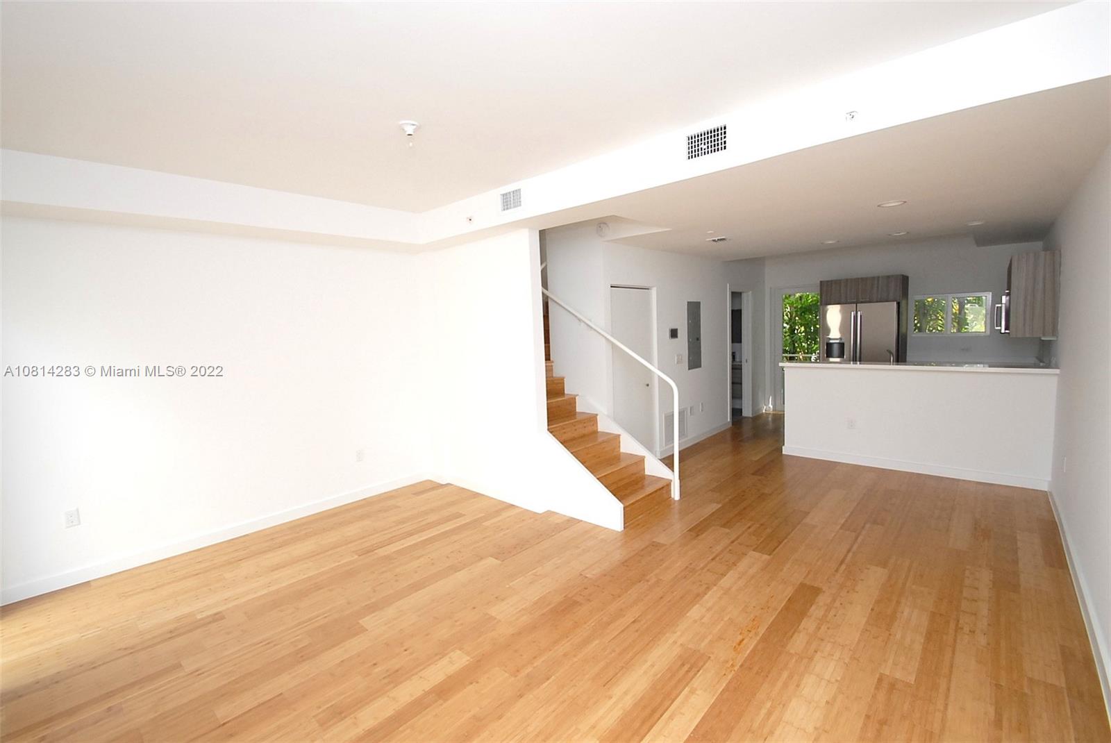 619 MERIDIAN AVE #3