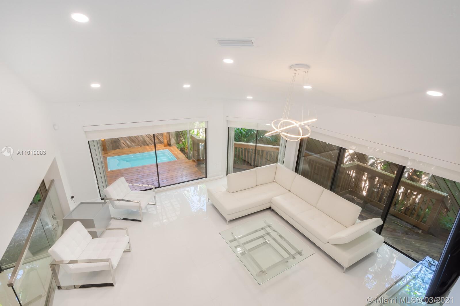 2575 Tigertail Ave -RENOVATED Miami, FL 33133