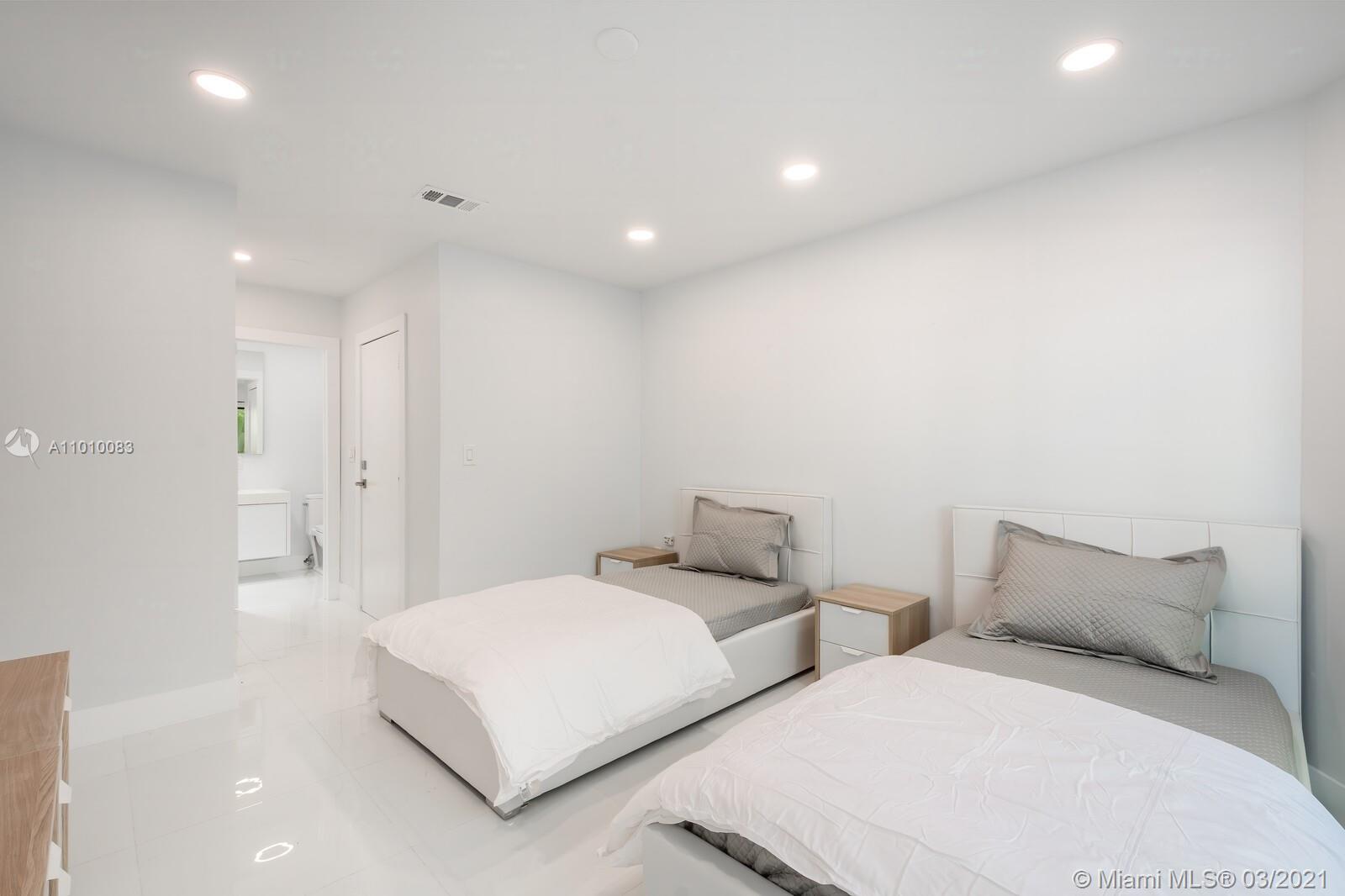 2575 Tigertail Ave -RENOVATED Miami, FL 33133