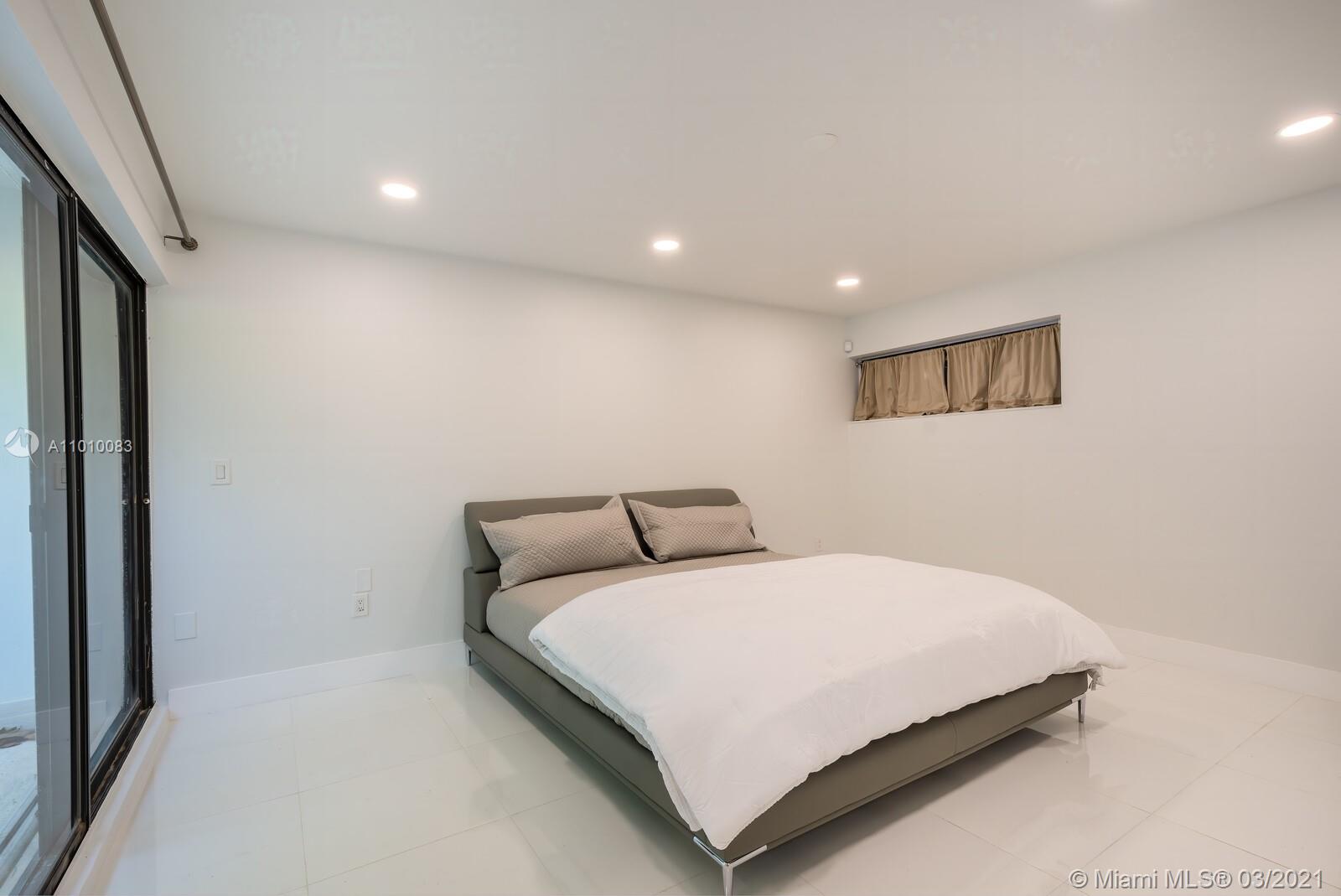 2575 Tigertail Ave -RENOVATED Miami, FL 33133