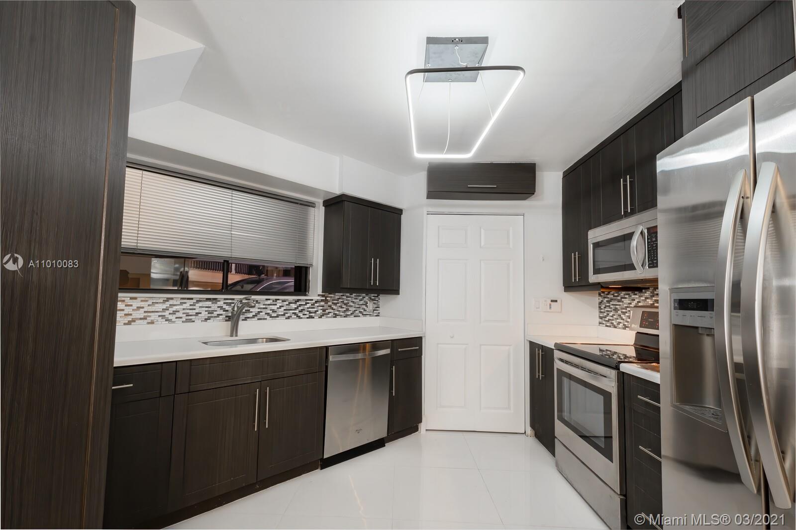 2575 Tigertail Ave -RENOVATED Miami, FL 33133