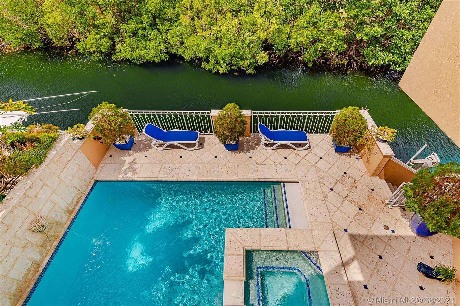 3550 Rockerman Rd Miami, FL 33133