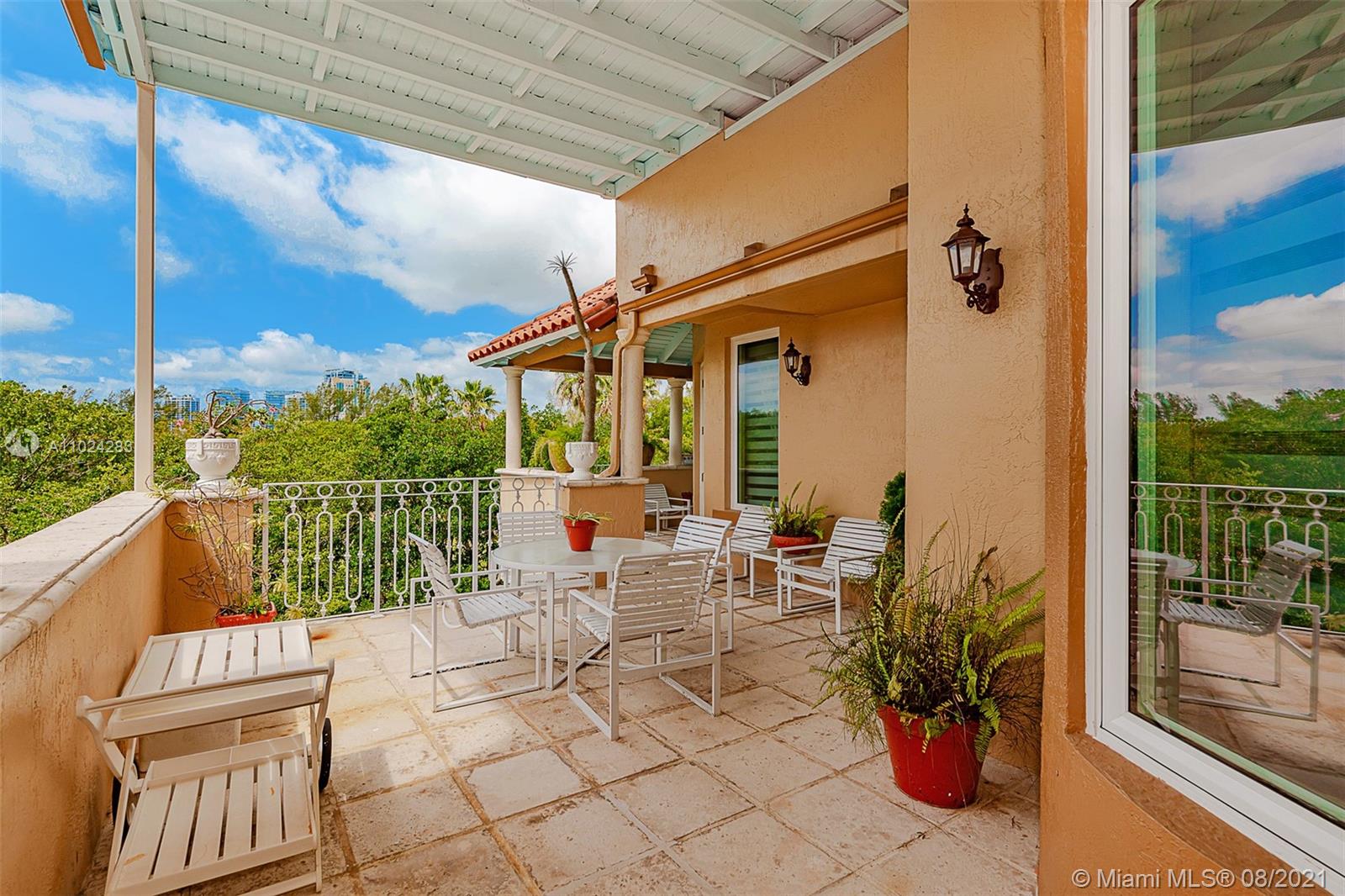 3550 Rockerman Rd Miami, FL 33133