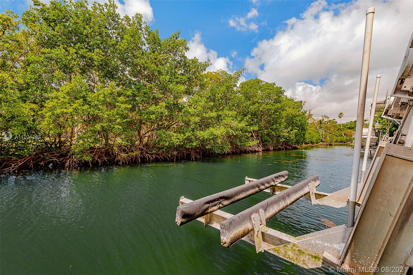 3550 Rockerman Rd Miami, FL 33133