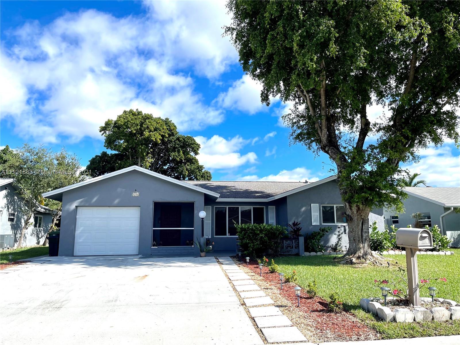 8204 NW 91st Ter