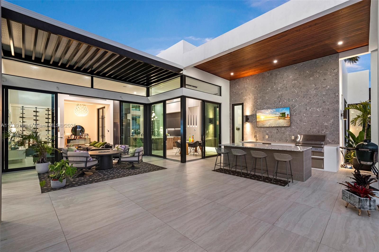 3701 NE 26th Ave Lighthouse Point, FL 33064