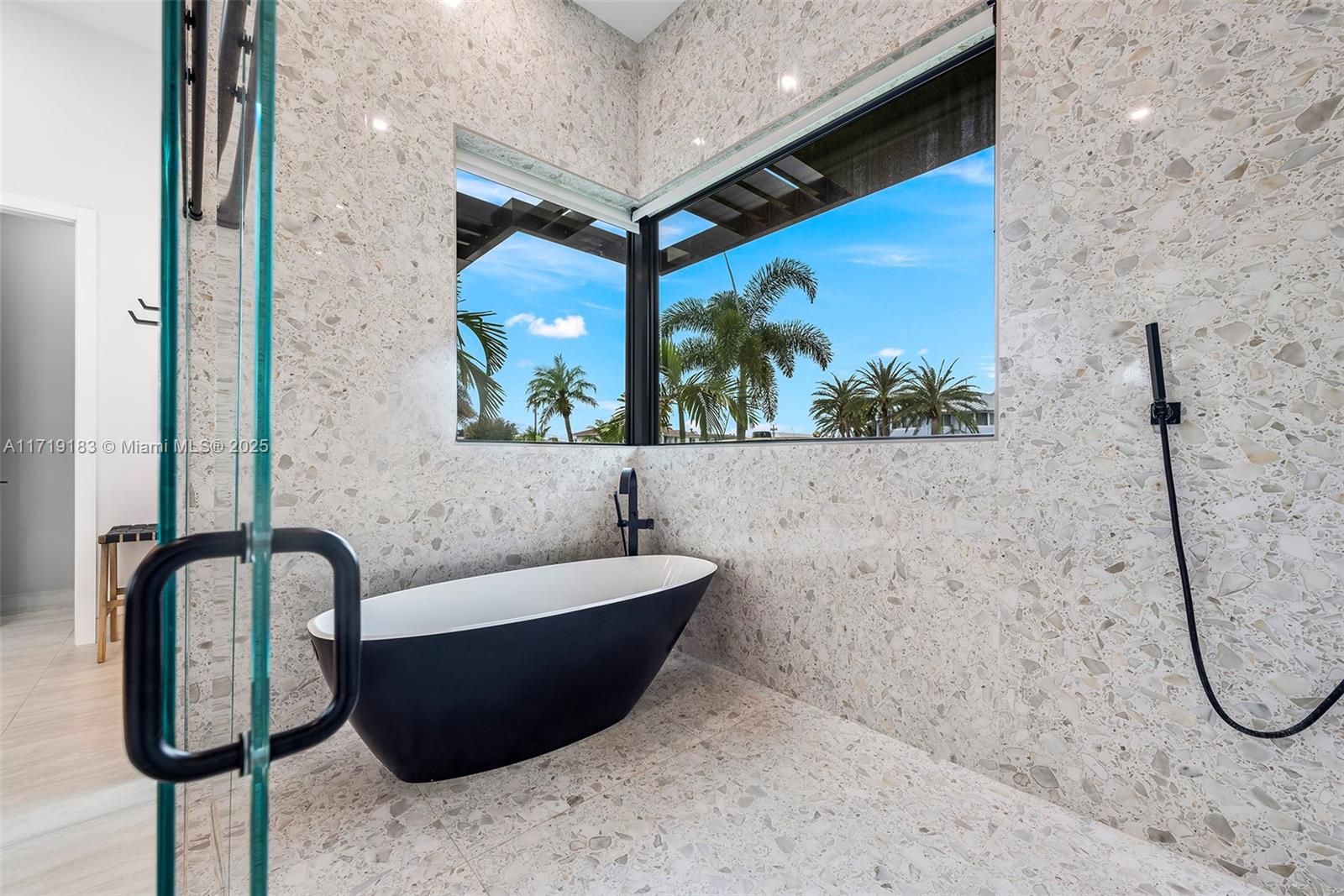 3701 NE 26th Ave Lighthouse Point, FL 33064