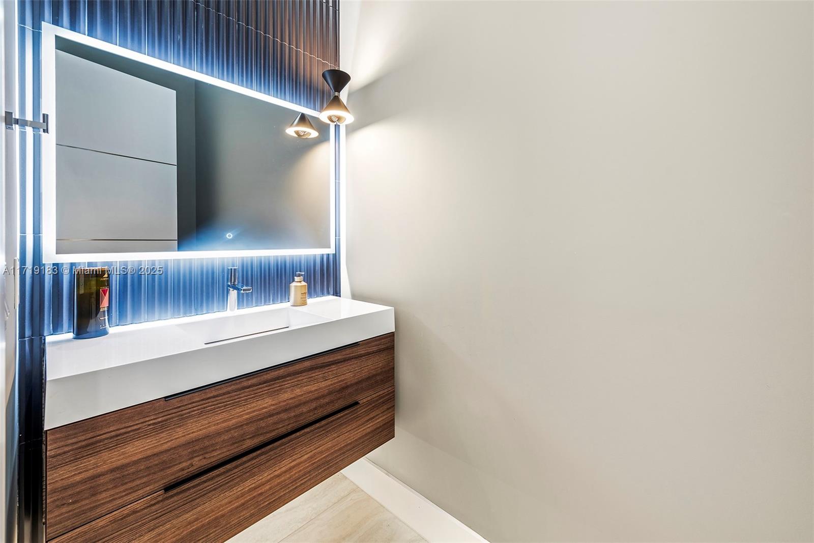 3701 NE 26th Ave Lighthouse Point, FL 33064