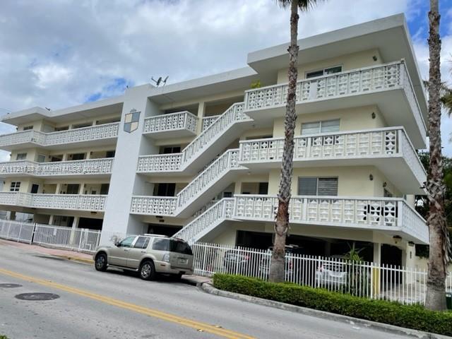 900 Euclid Ave #6