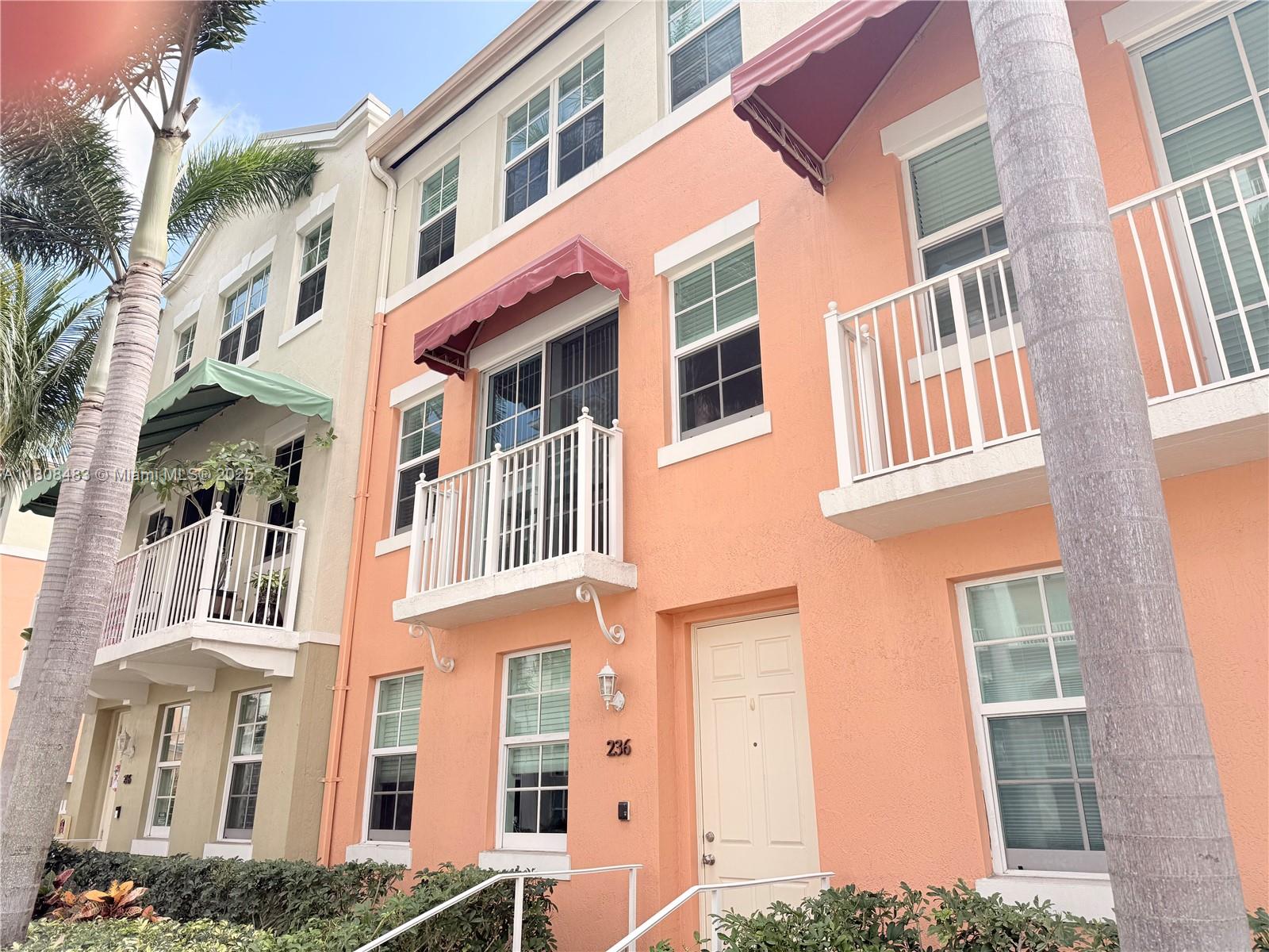 236 Moorings Dr #236