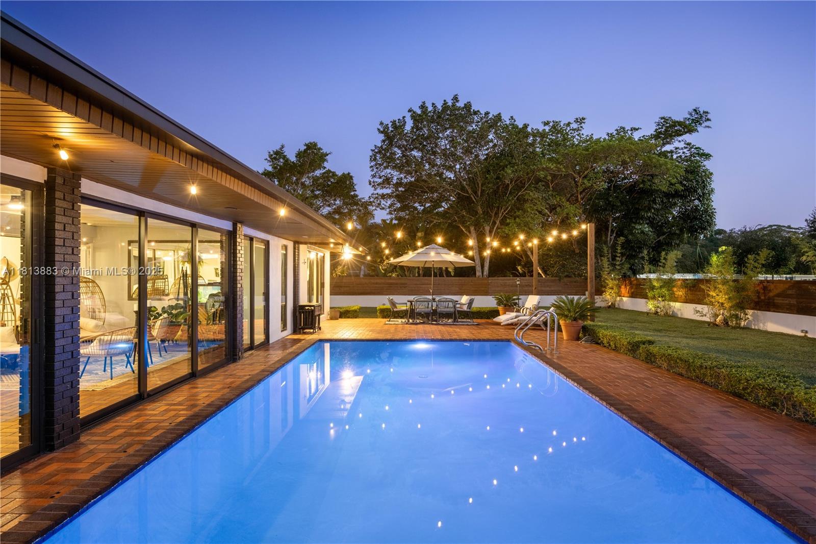 9670 SW 96th Ct Miami, FL 33176