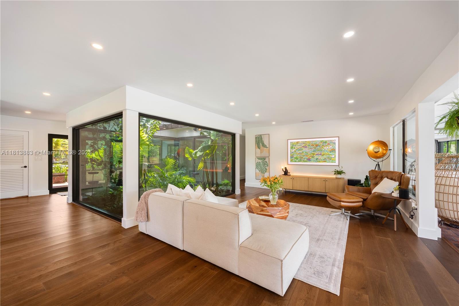 9670 SW 96th Ct Miami, FL 33176