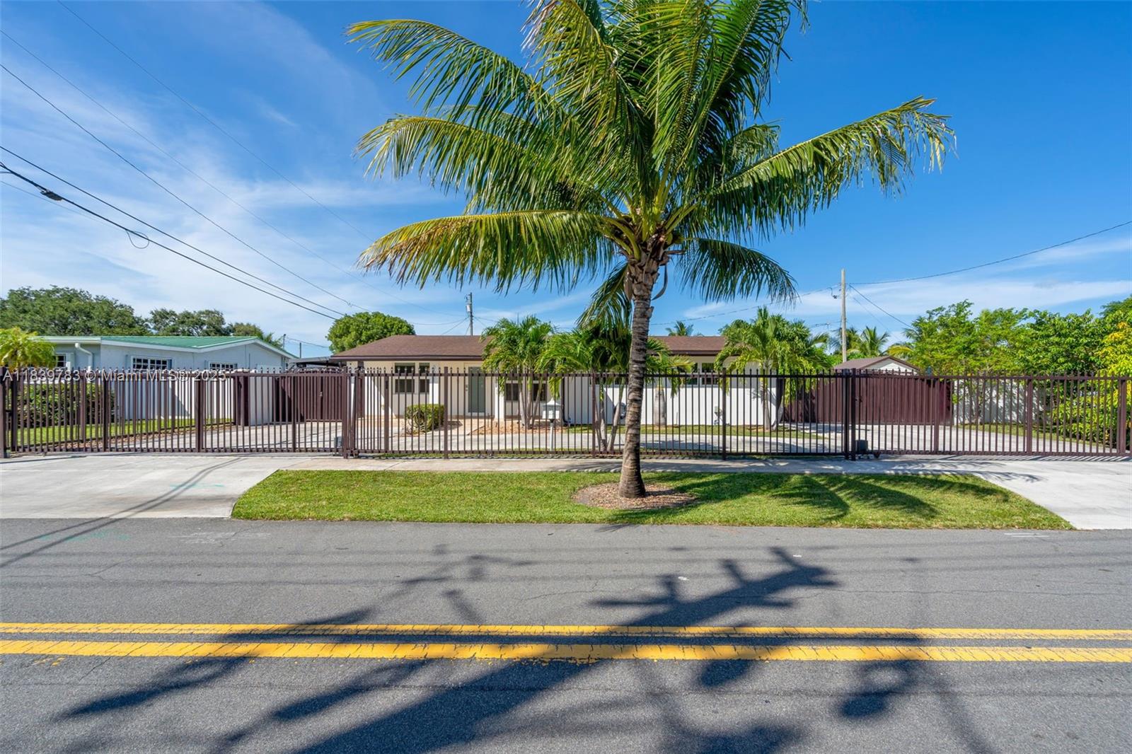 3501 Fairfax Dr