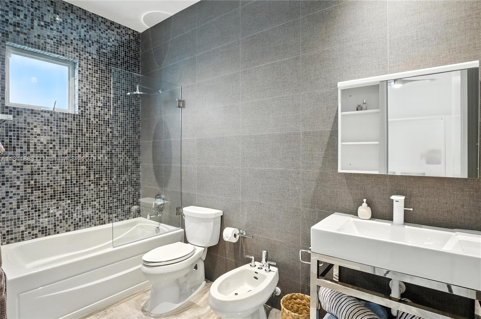 4048 Malaga Ave Miami, FL 33133