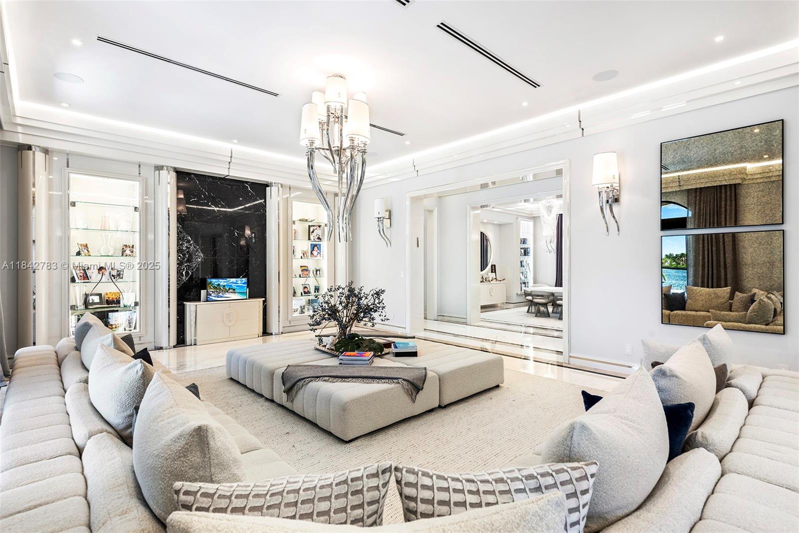 498 N Parkway Pkwy Golden Beach, FL 33160