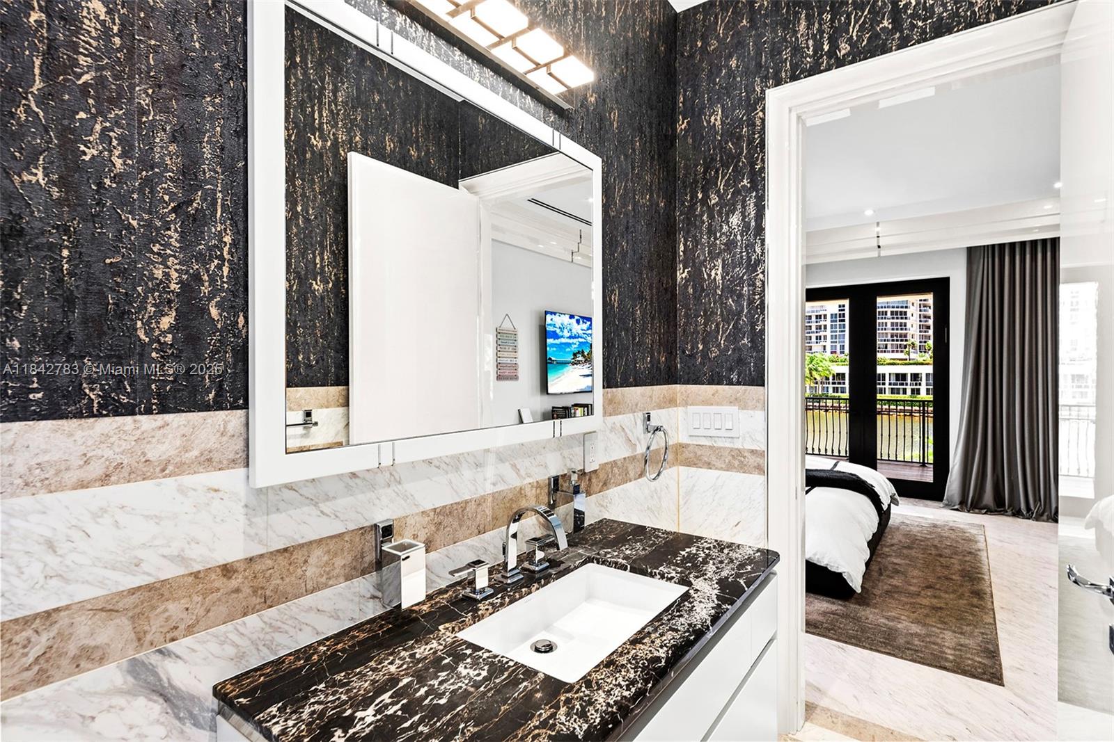 498 N Parkway Pkwy Golden Beach, FL 33160