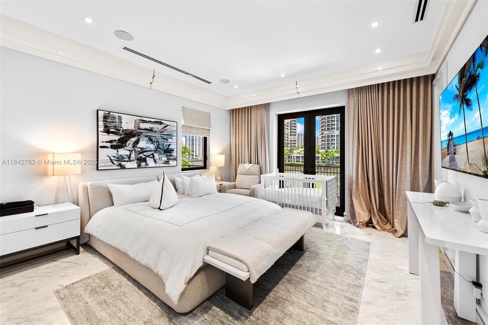 498 N Parkway Pkwy Golden Beach, FL 33160