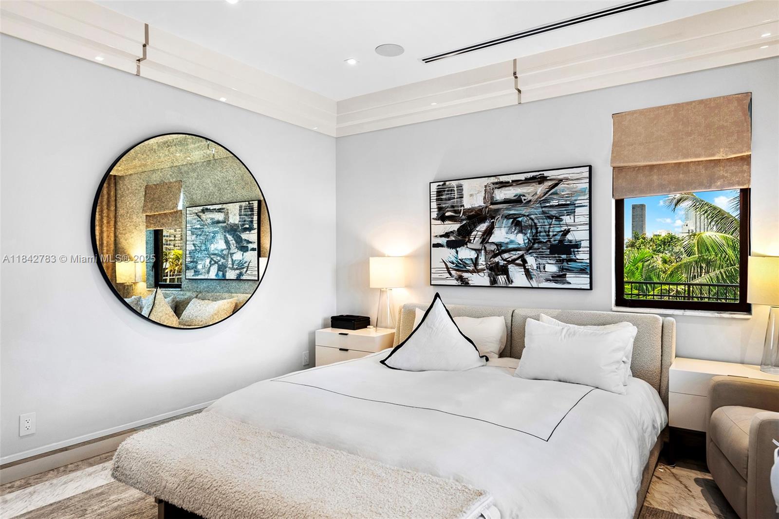 498 N Parkway Pkwy Golden Beach, FL 33160