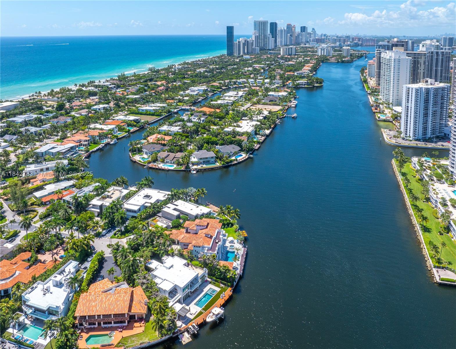 498 N Parkway Pkwy Golden Beach, FL 33160