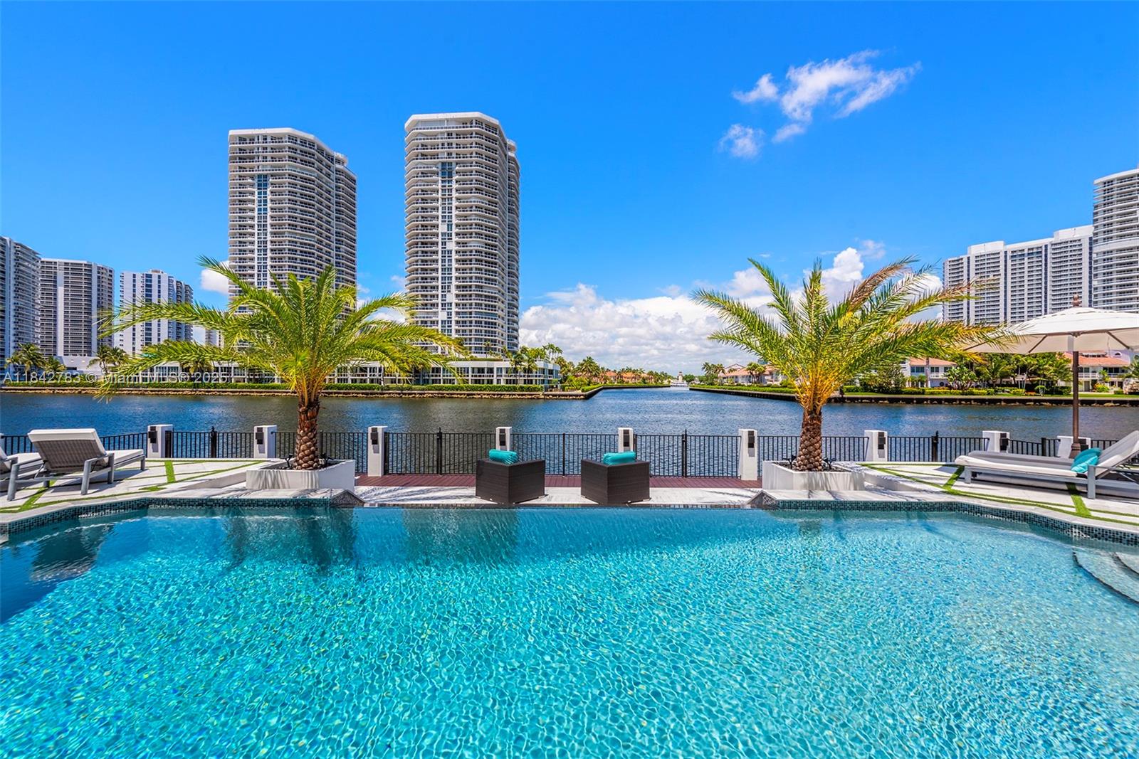 498 N Parkway Pkwy Golden Beach, FL 33160