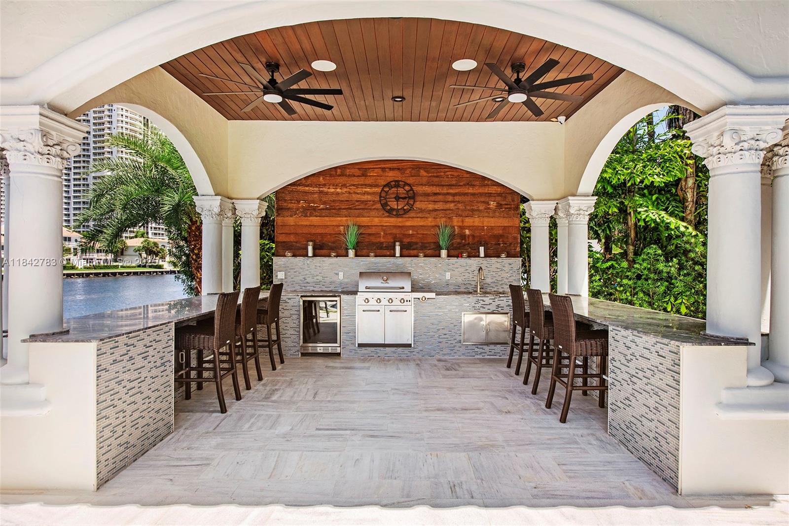 498 N Parkway Pkwy Golden Beach, FL 33160