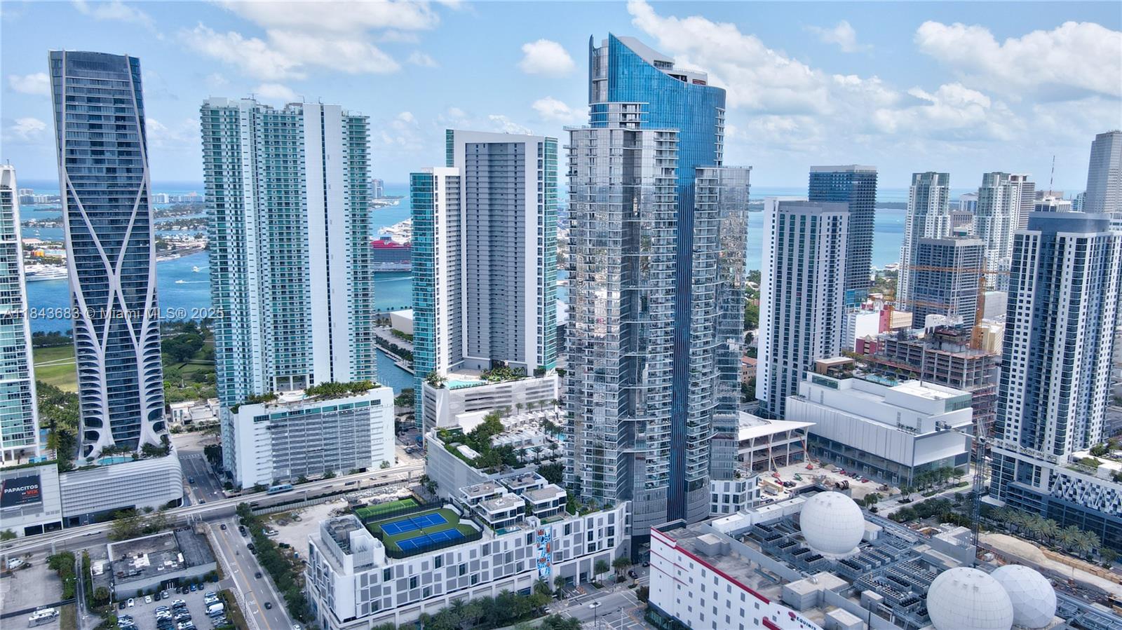 image Paramount Miami World Cen39