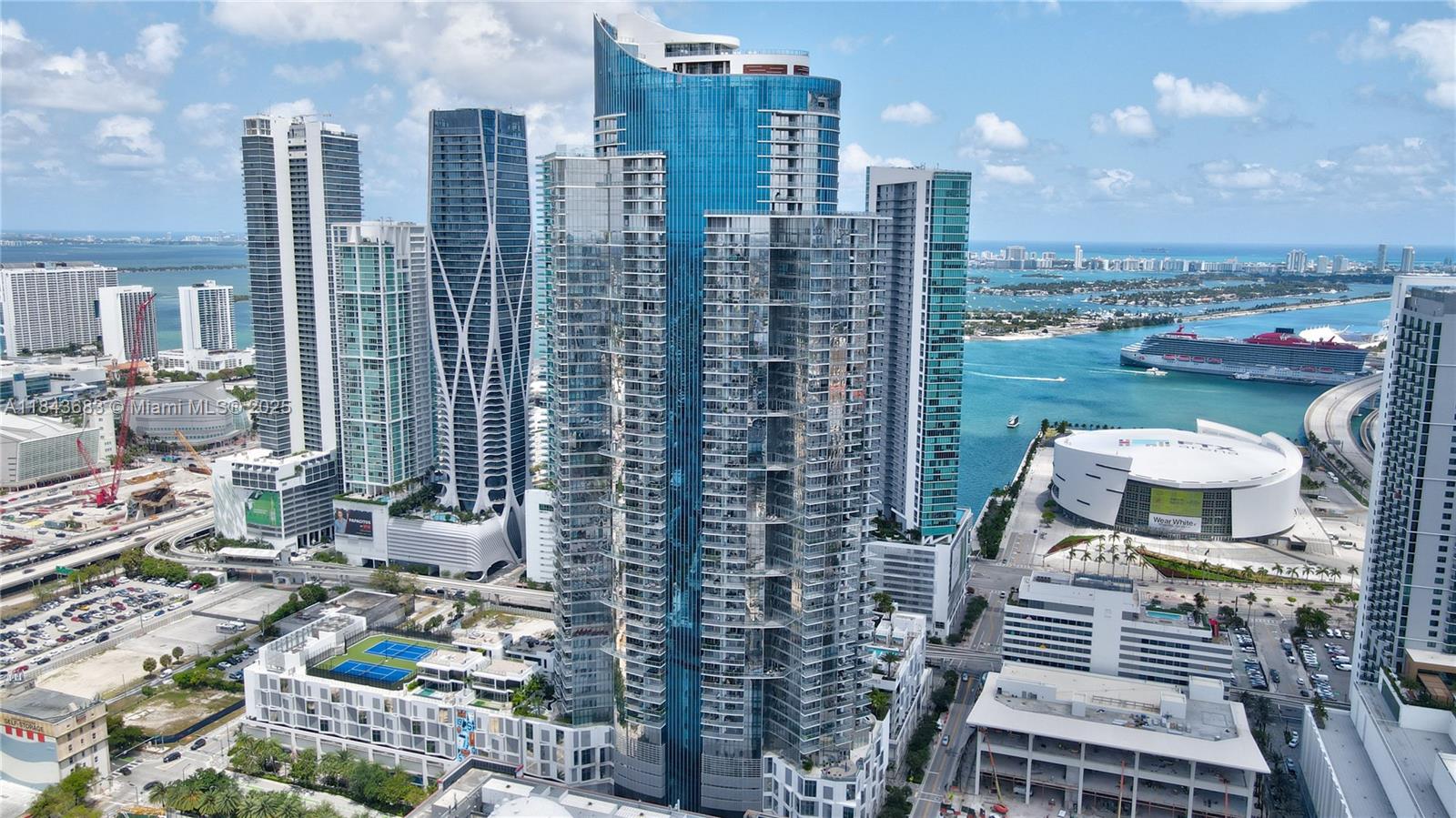 image Paramount Miami World Cen41