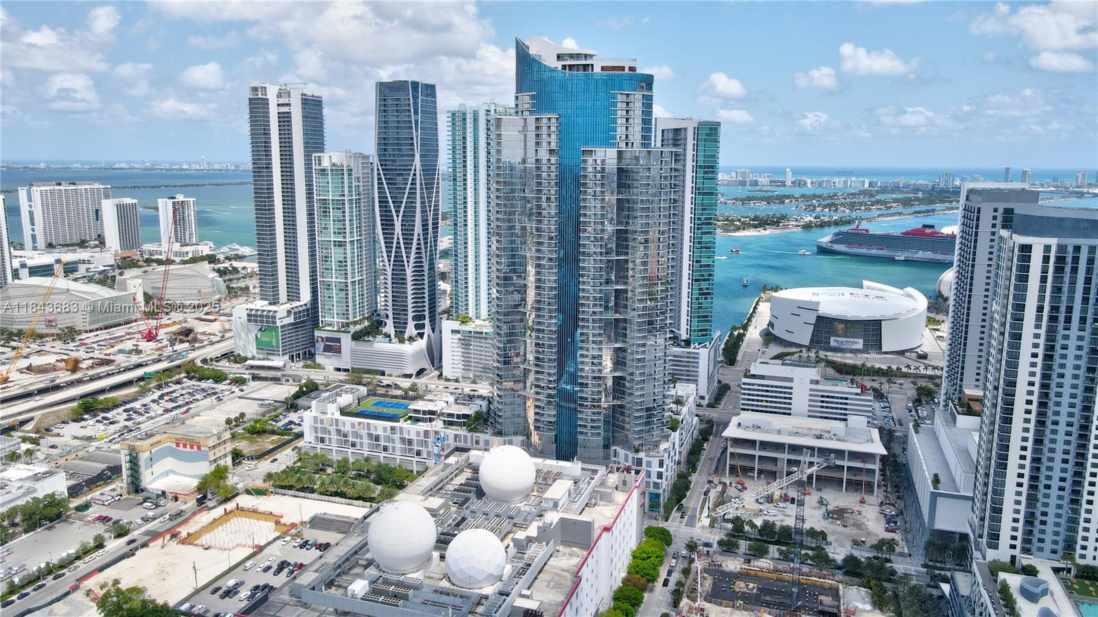 image Paramount Miami World Cen42