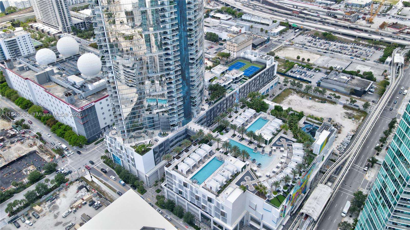image Paramount Miami World Cen45