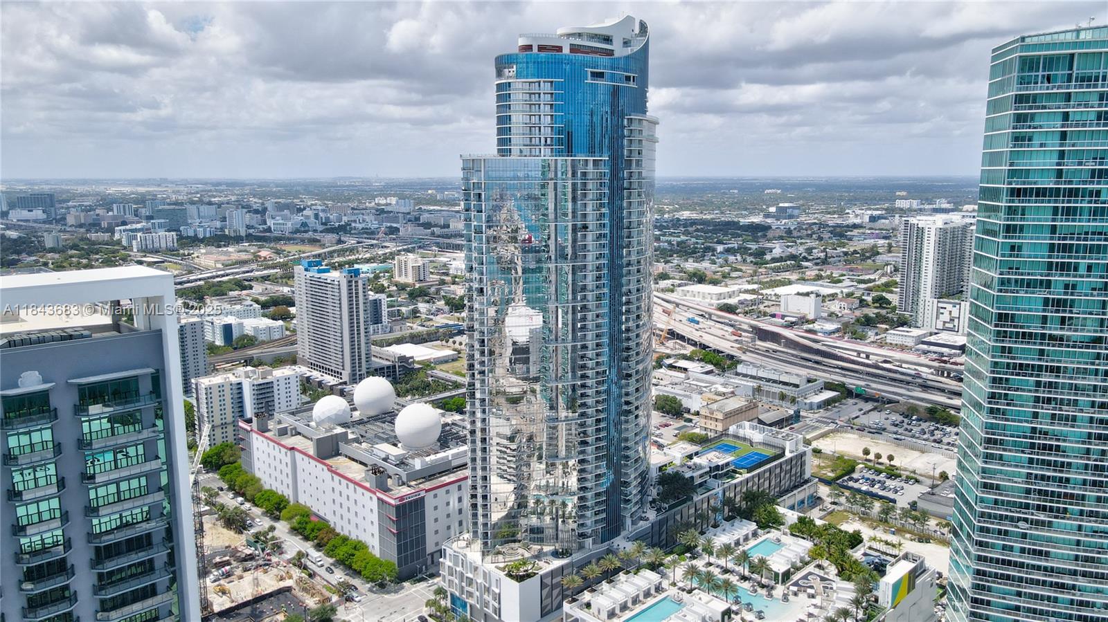 image Paramount Miami World Cen49