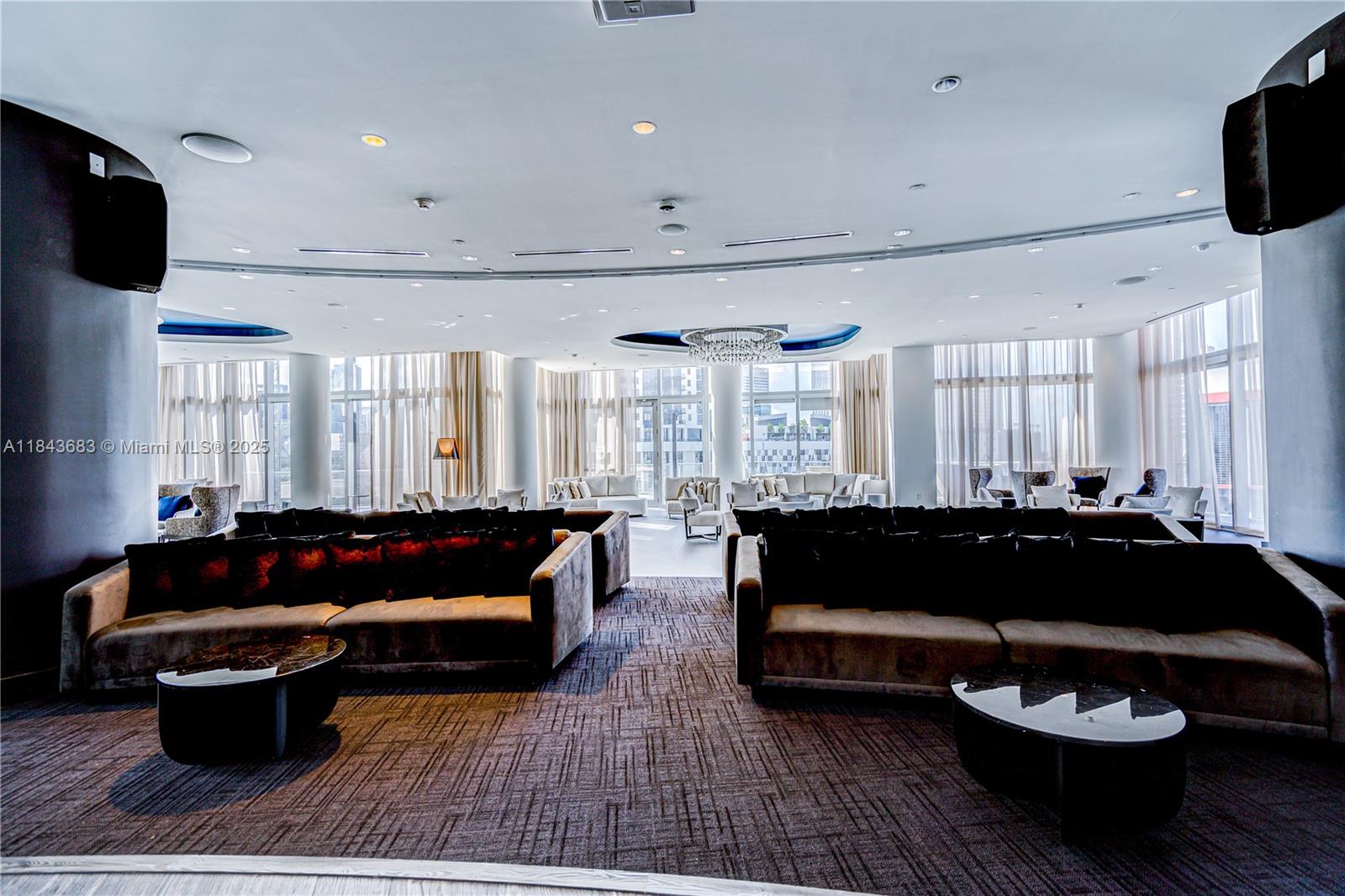 image Paramount Miami World Cen52