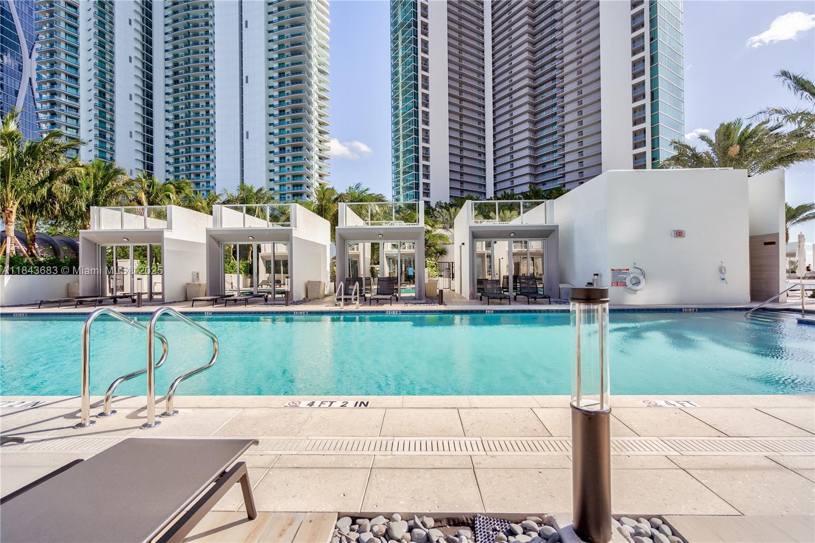 image Paramount Miami World Cen56