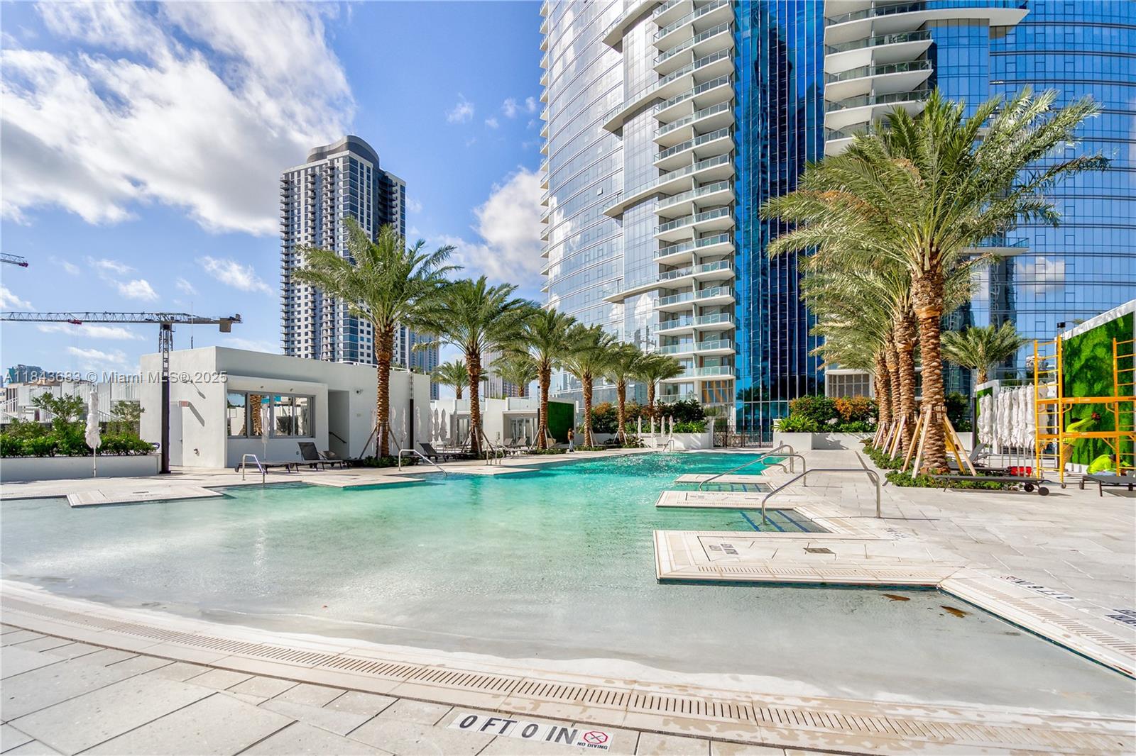 image Paramount Miami World Cen57