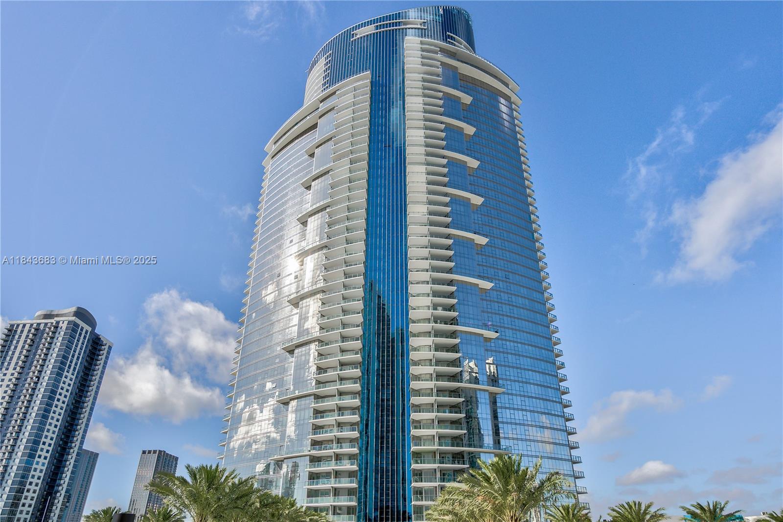 image Paramount Miami World Cen62