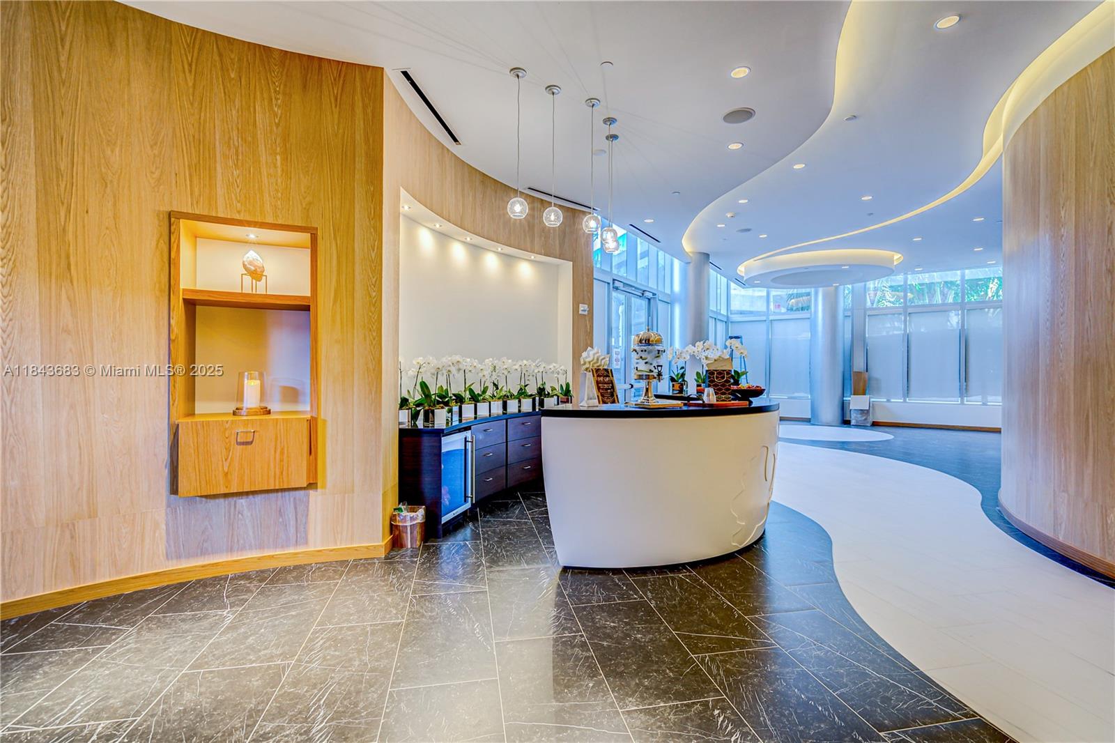 image Paramount Miami World Cen67