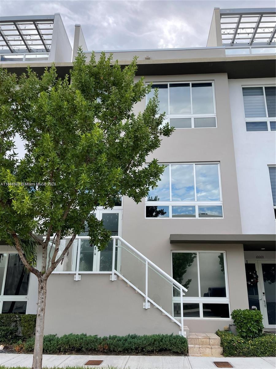 6650 NW 104th Path