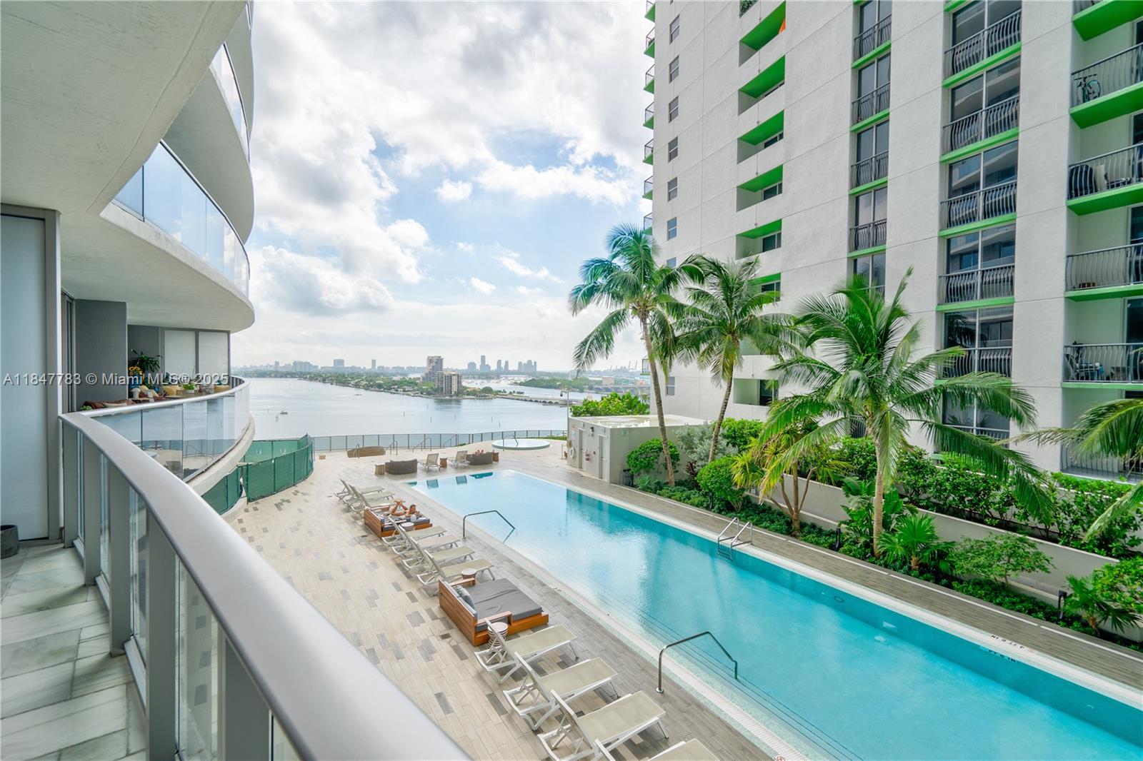 image Aria On The Bay12