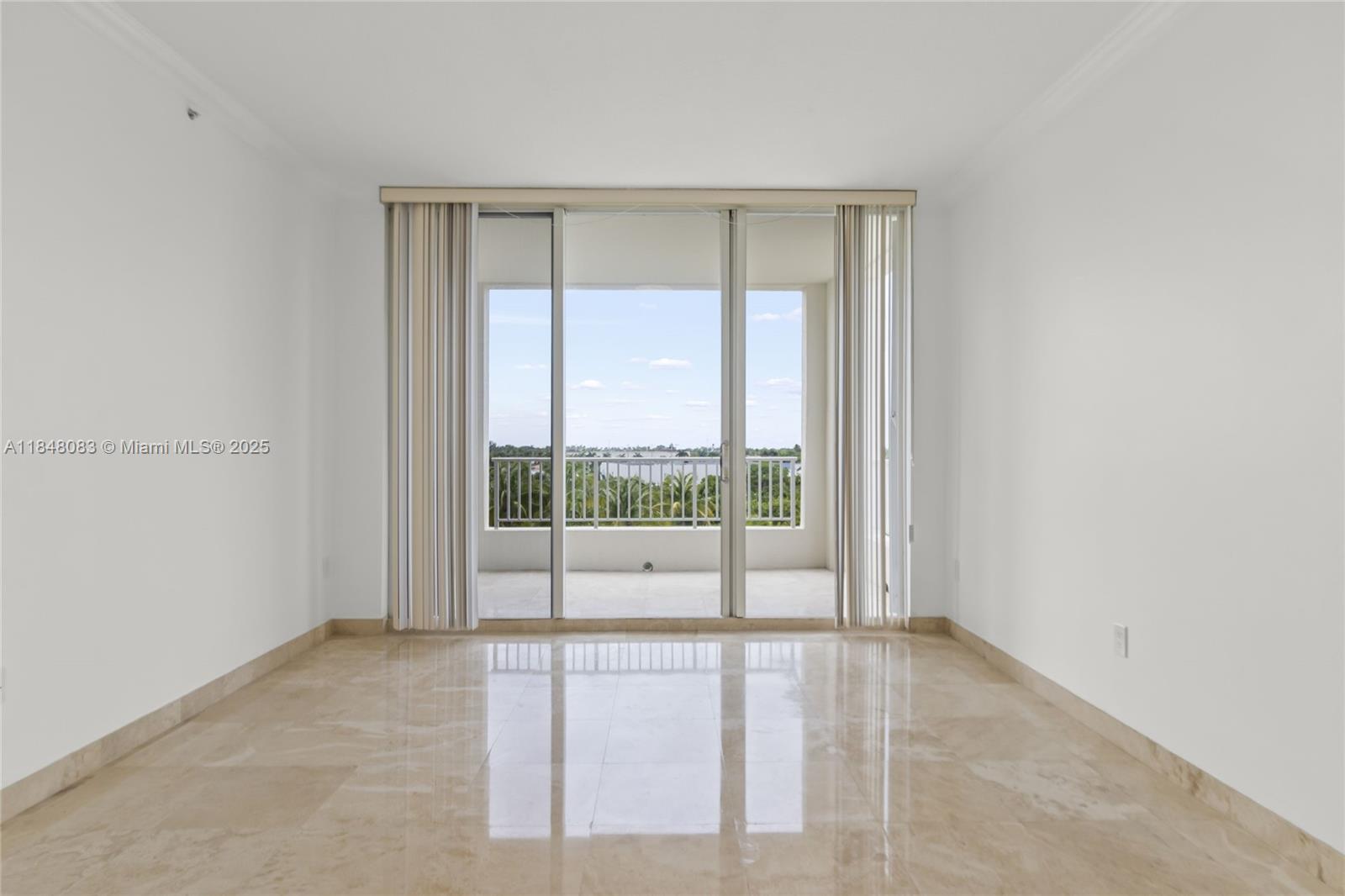 703 Crandon Blvd #PH-3 Key Biscayne, FL 33149 703 Crandon Blvd #PH-3 Key Biscayne, FL 33149