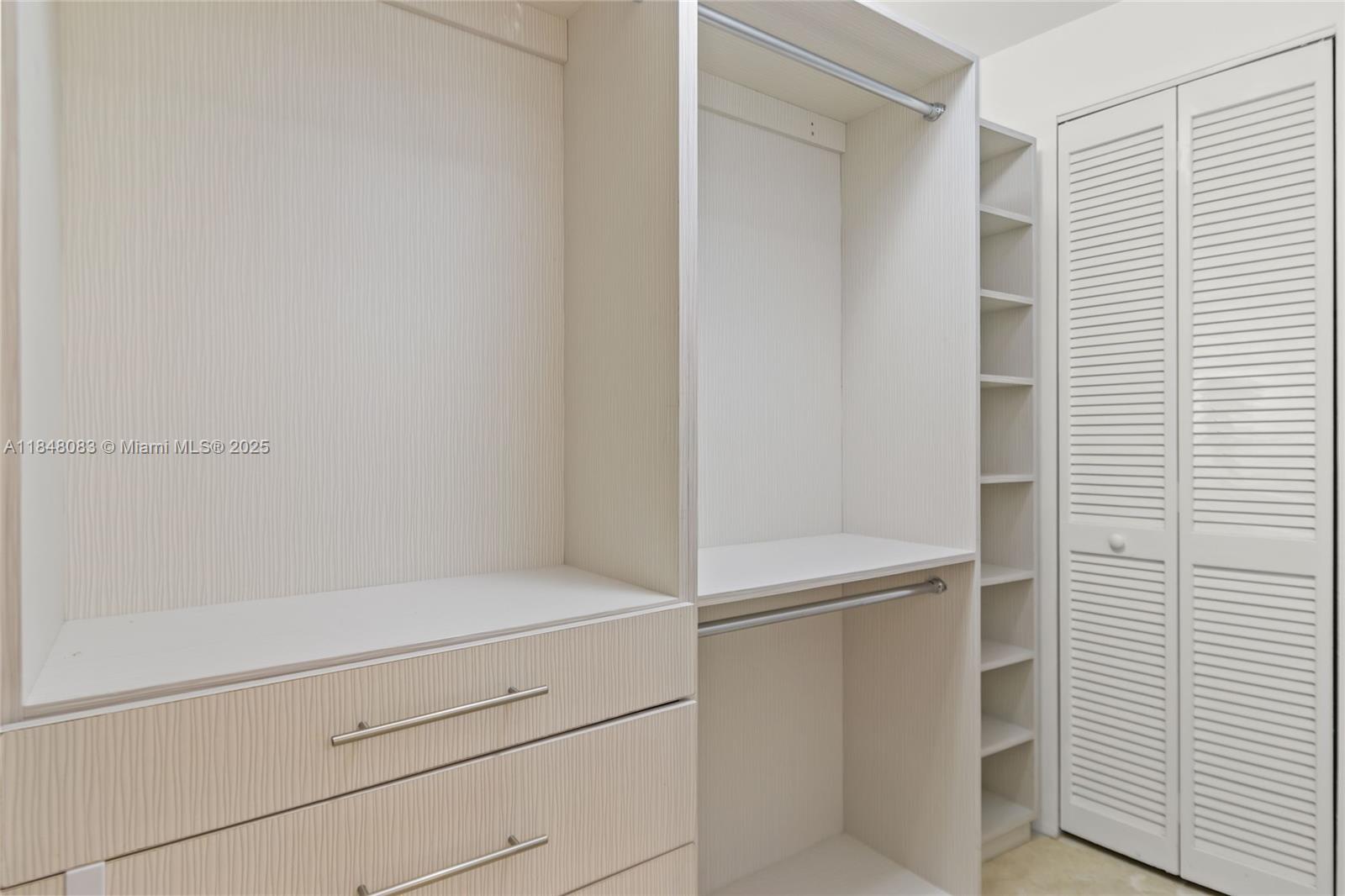 703 Crandon Blvd #PH-3 Key Biscayne, FL 33149 703 Crandon Blvd #PH-3 Key Biscayne, FL 33149