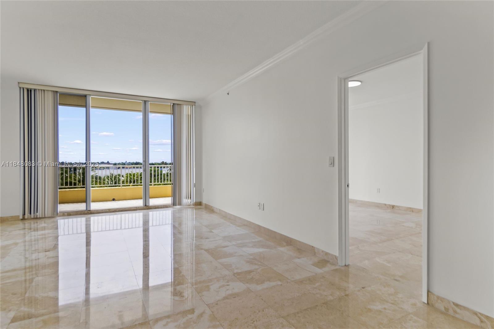 703 Crandon Blvd #PH-3 Key Biscayne, FL 33149 703 Crandon Blvd #PH-3 Key Biscayne, FL 33149