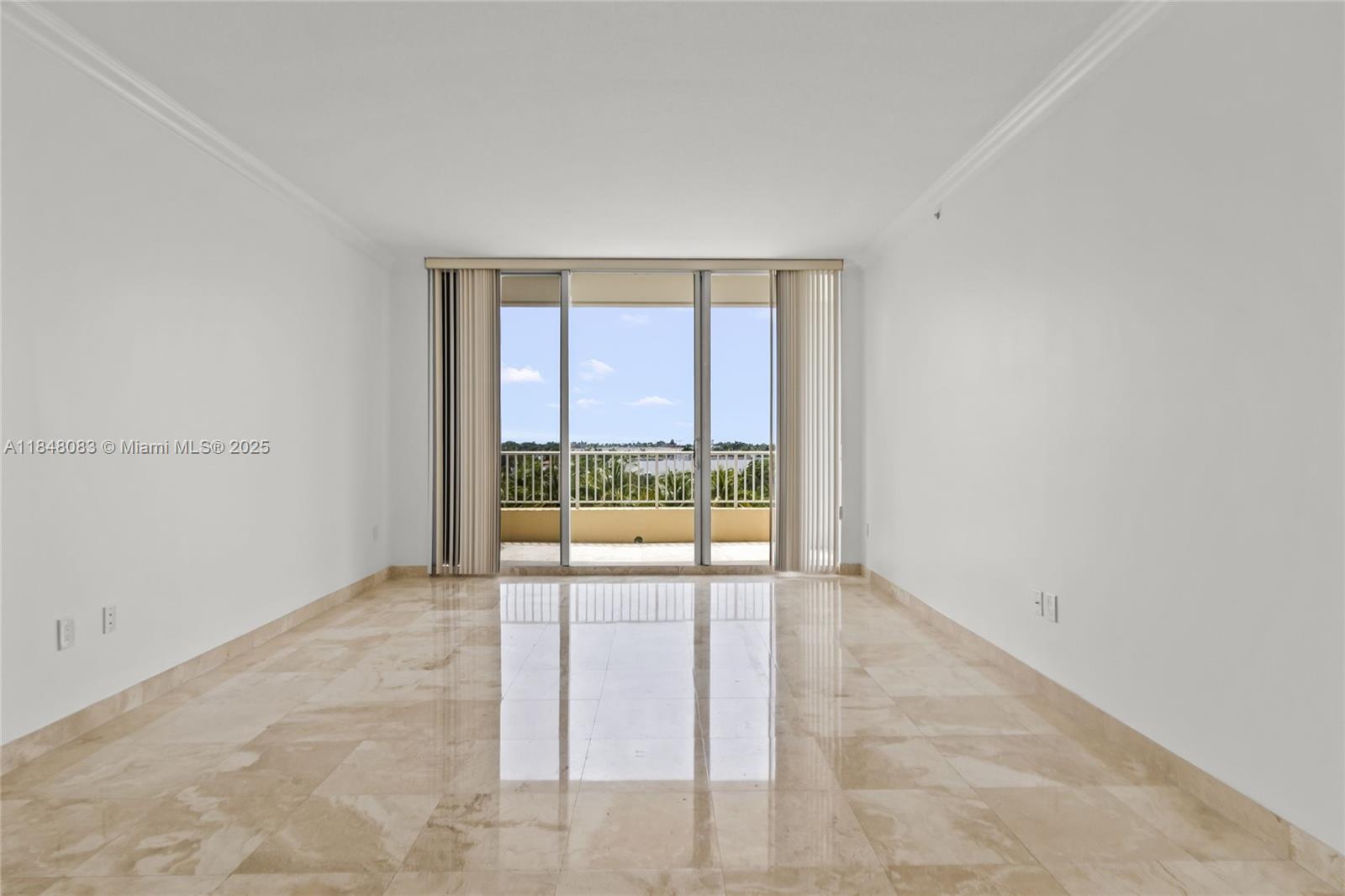 703 Crandon Blvd #PH-3 Key Biscayne, FL 33149 703 Crandon Blvd #PH-3 Key Biscayne, FL 33149