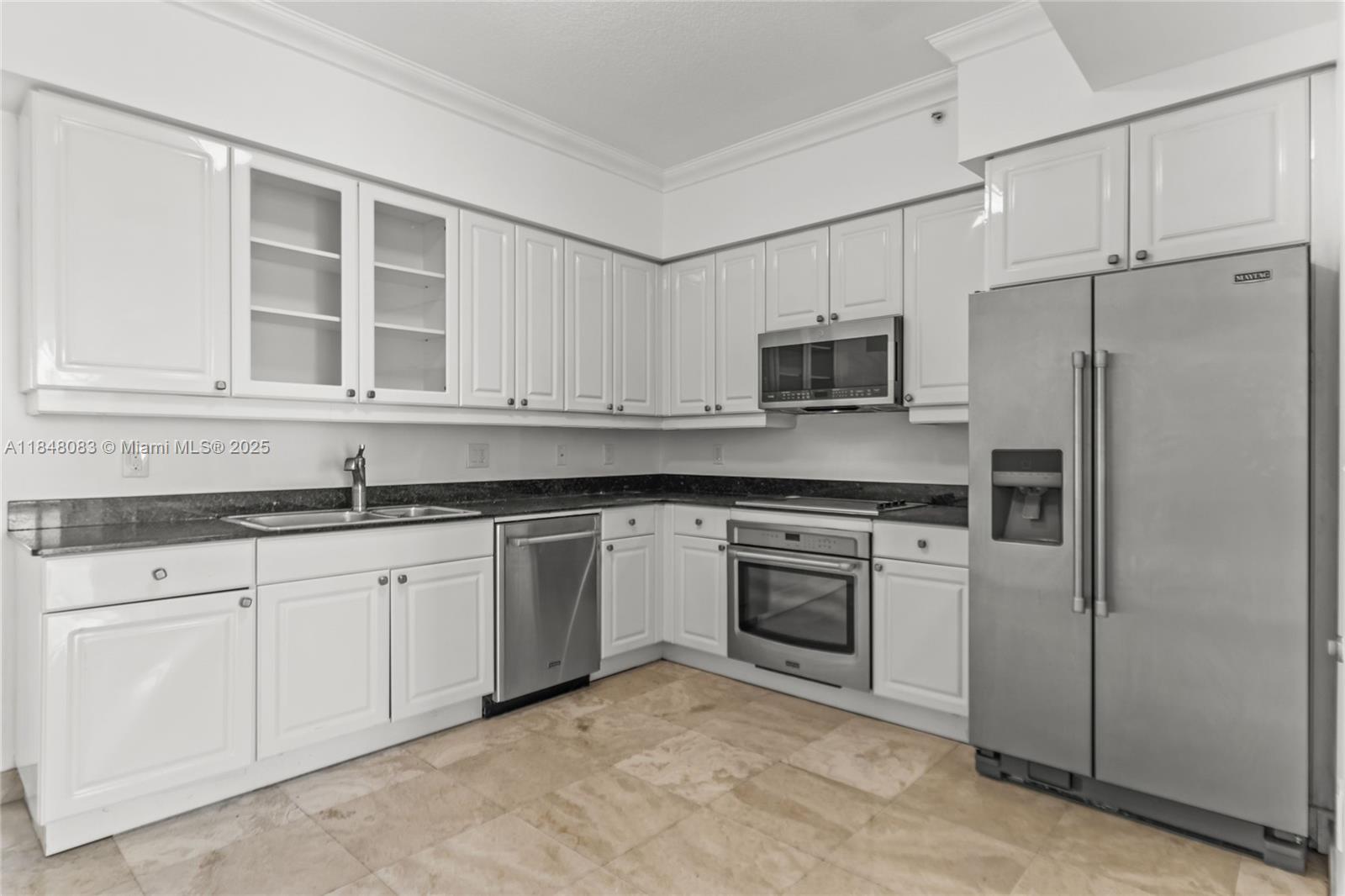 703 Crandon Blvd #PH-3 Key Biscayne, FL 33149 703 Crandon Blvd #PH-3 Key Biscayne, FL 33149