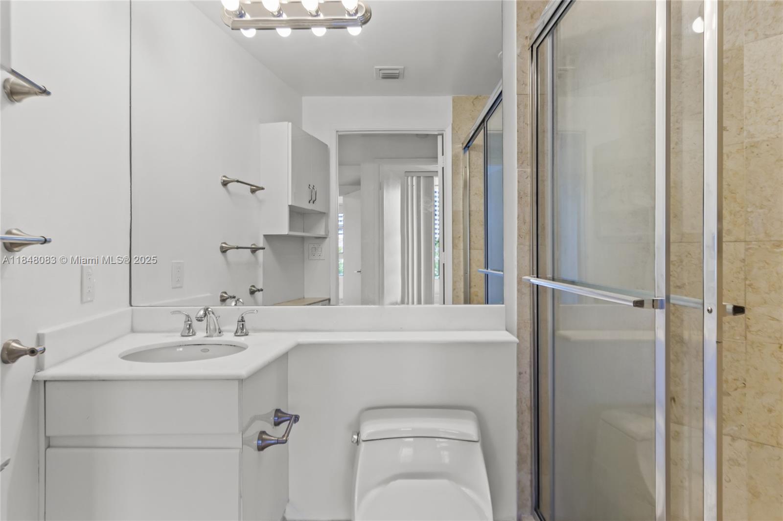 703 Crandon Blvd #PH-3 Key Biscayne, FL 33149 703 Crandon Blvd #PH-3 Key Biscayne, FL 33149