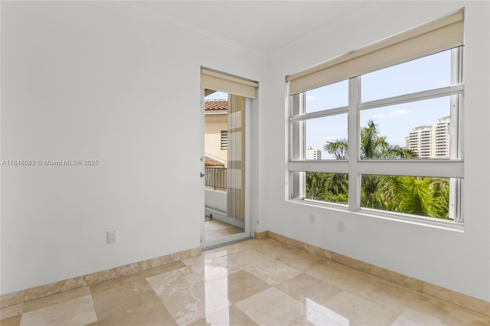 703 Crandon Blvd #PH-3 Key Biscayne, FL 33149 703 Crandon Blvd #PH-3 Key Biscayne, FL 33149