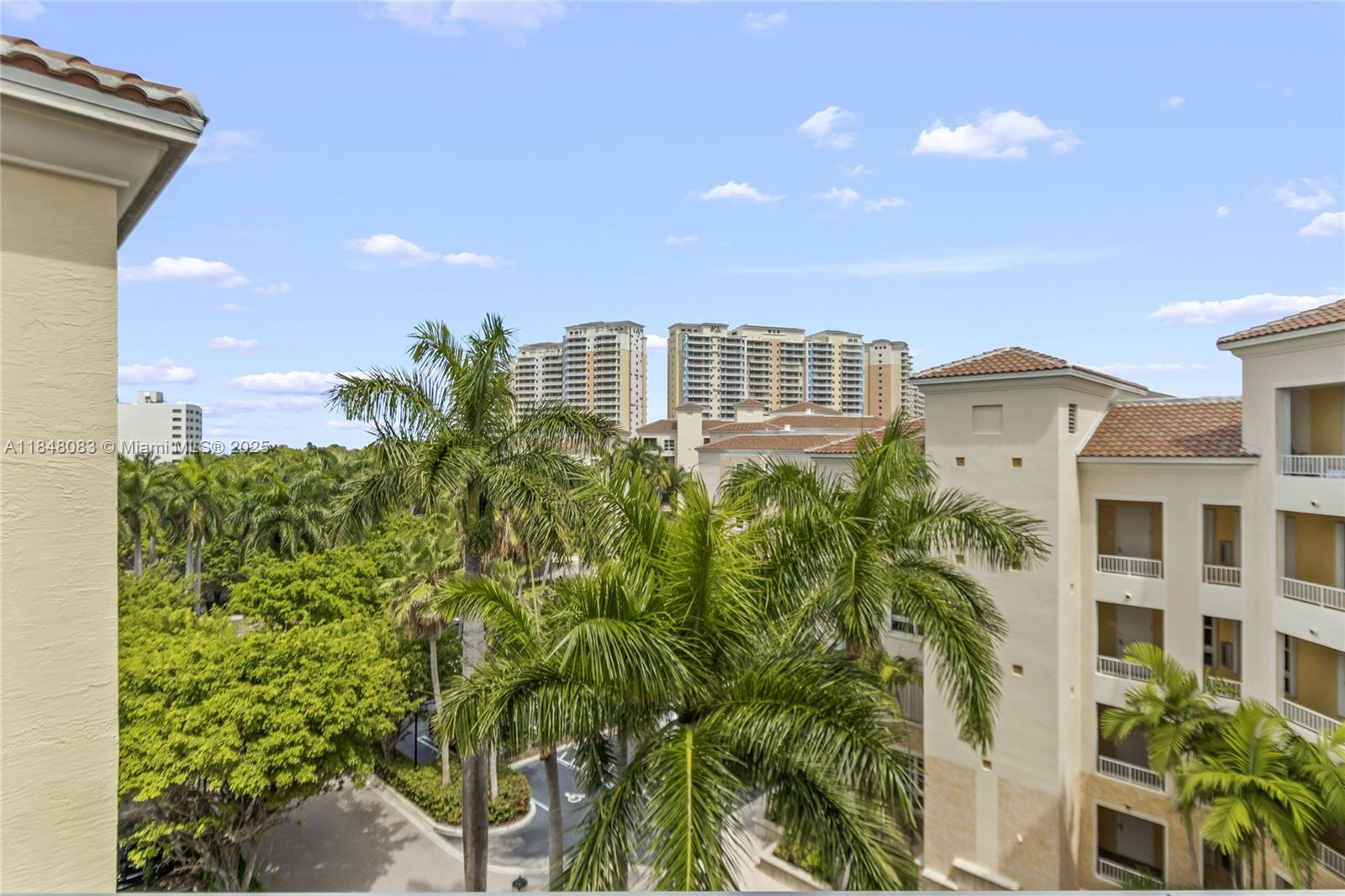 703 Crandon Blvd #PH-3 Key Biscayne, FL 33149 703 Crandon Blvd #PH-3 Key Biscayne, FL 33149