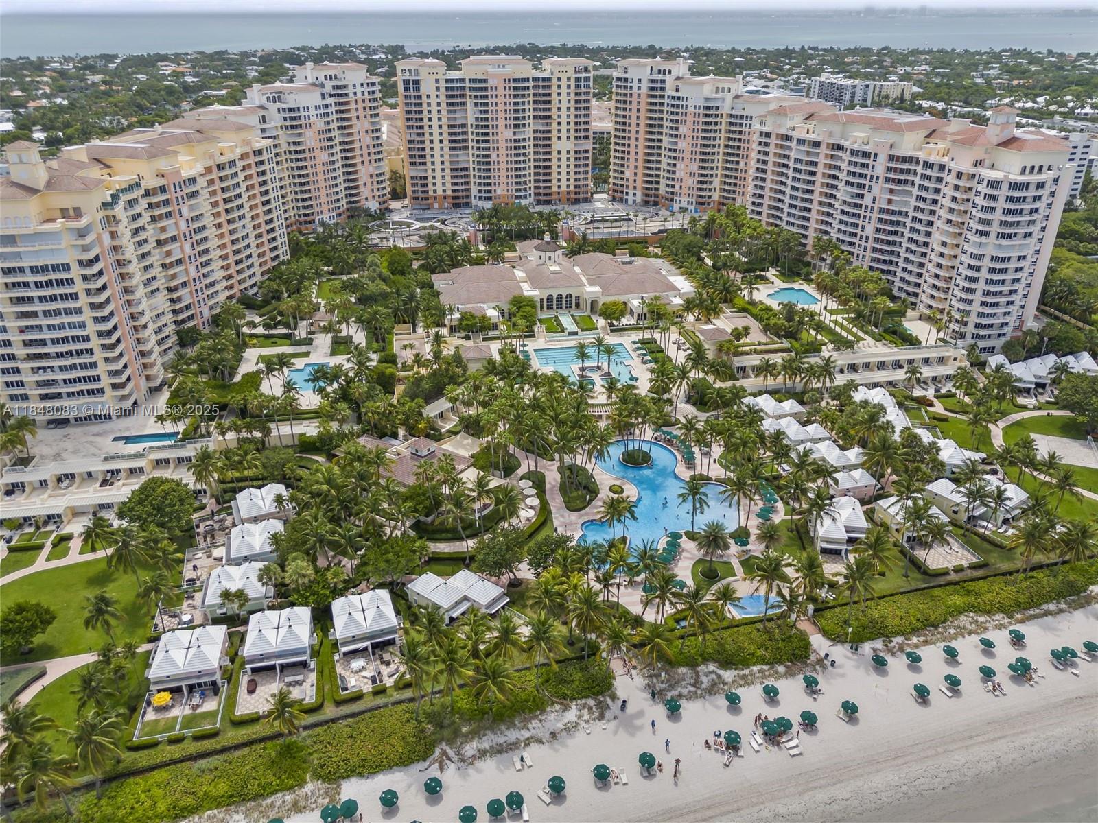 703 Crandon Blvd #PH-3 Key Biscayne, FL 33149 703 Crandon Blvd #PH-3 Key Biscayne, FL 33149