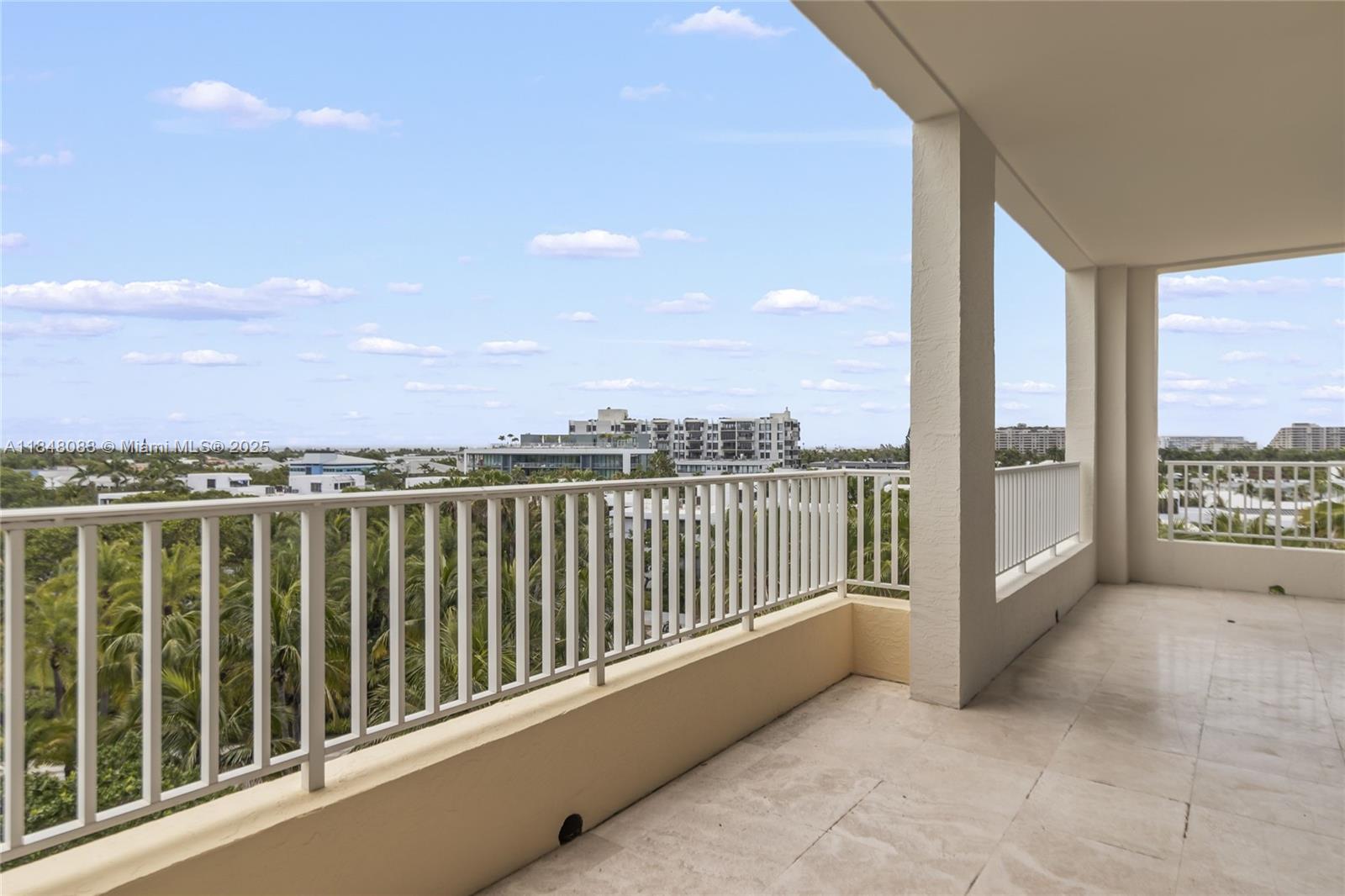 703 Crandon Blvd #PH-3 Key Biscayne, FL 33149 703 Crandon Blvd #PH-3 Key Biscayne, FL 33149